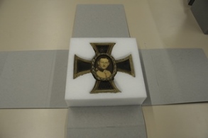 Cross in phase box