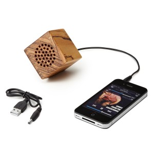 mini wooden speaker attached to ipod