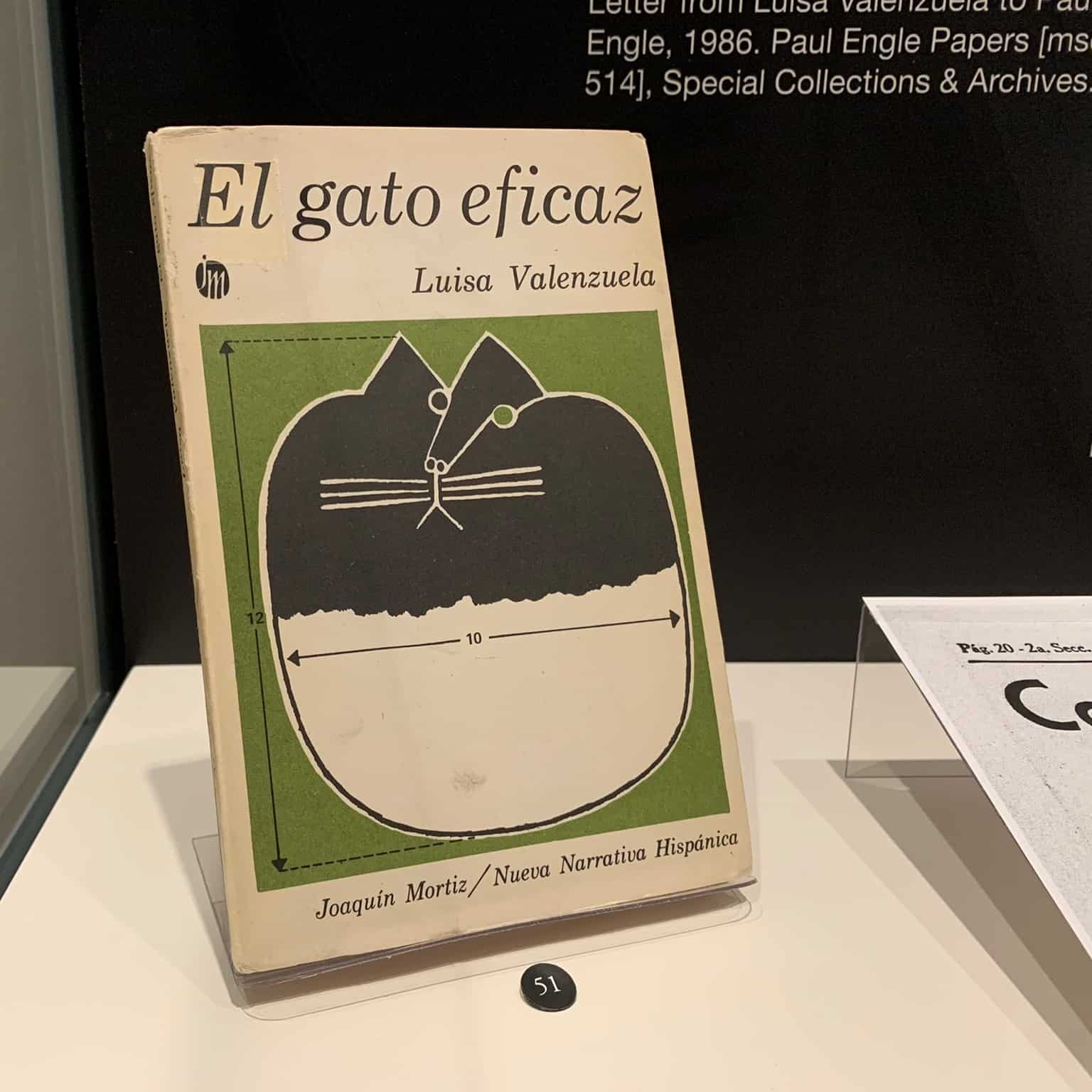 El gato eficaz book cover by Luisa Valenzuela.