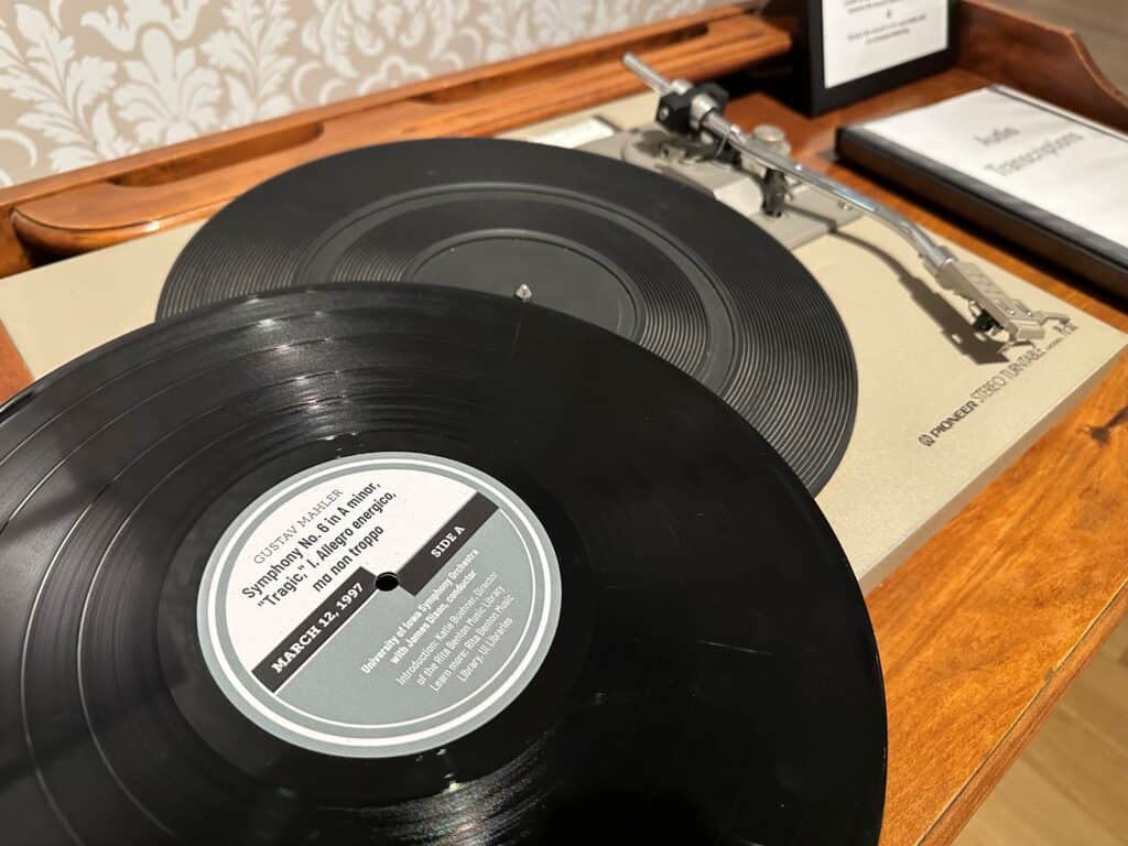 A custom label for Gustav Mahler's Symphony No. 6 "Tragic" is shown on a repurposed record.