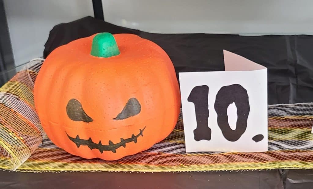 Pumpkin decorated to show sharp teeth