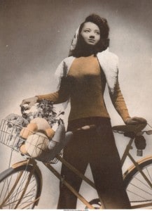 Arlene_Roberts_Morris_posed_with_bicycle_Iowa_City_Iowa